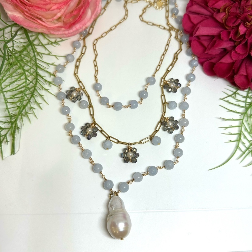 NEW⚜️Raw Aquamarine Freshwater Pearl & Crystal Flower Charm Necklace - Picture 9 of 9
